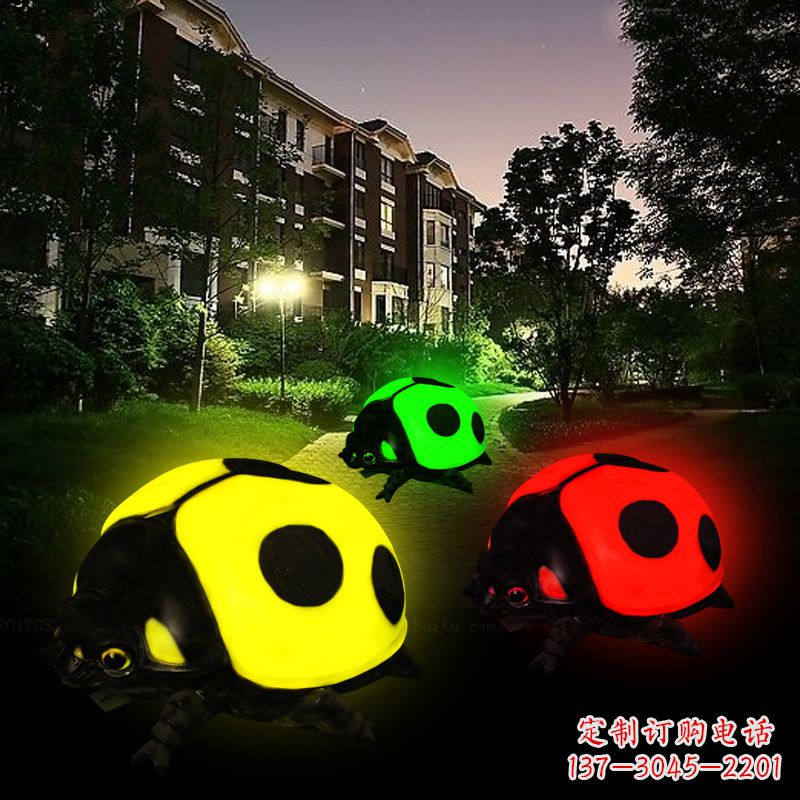西安玻璃钢发光七星瓢虫雕塑璀璨夺目的夜景