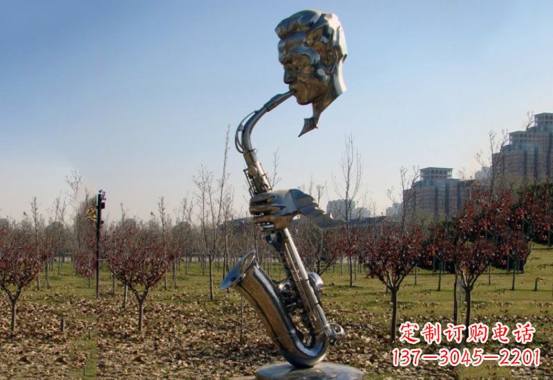 西安静谧而神秘的不锈钢萨克斯雕塑