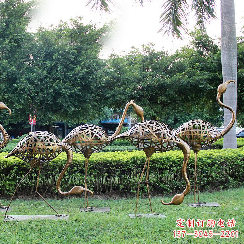 西安不锈钢仙鹤雕塑摆件美丽的园林装饰