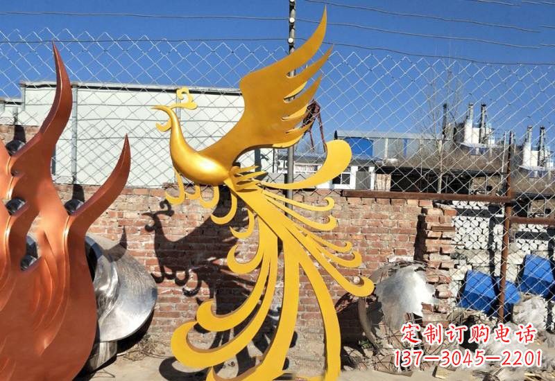 西安不锈钢凤凰雕塑——灿烂金色给予城市温暖