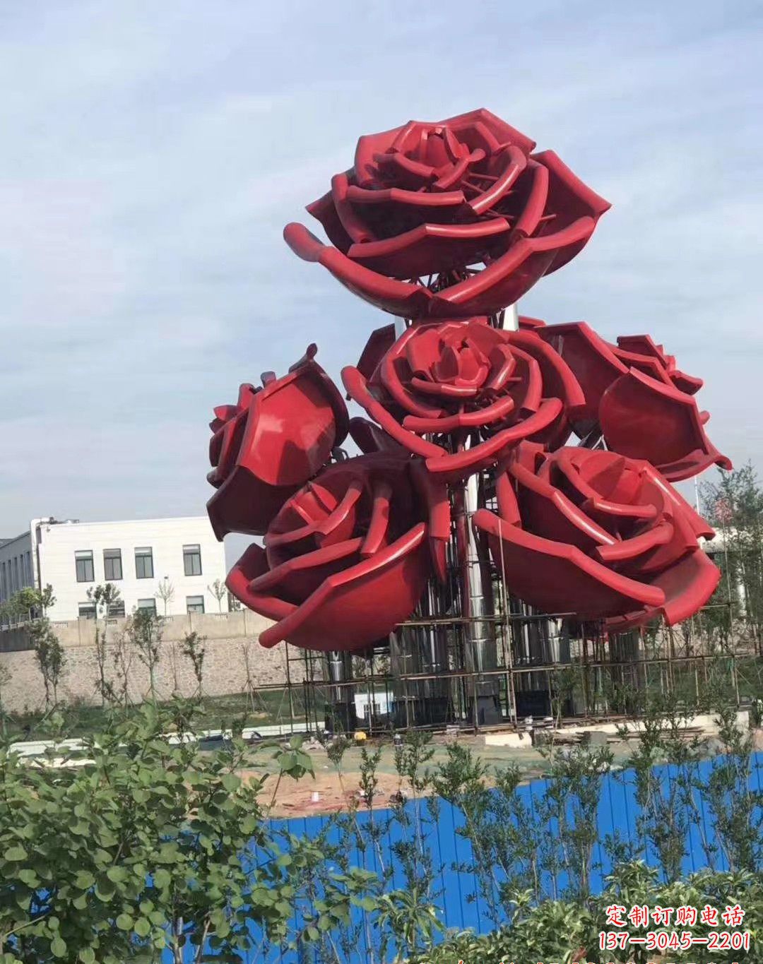 西安不锈钢红色玫瑰花雕塑