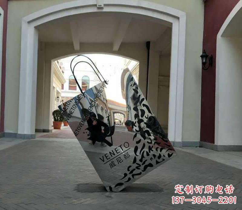 西安不锈钢镂空购物袋雕塑——艺术精美的装饰品