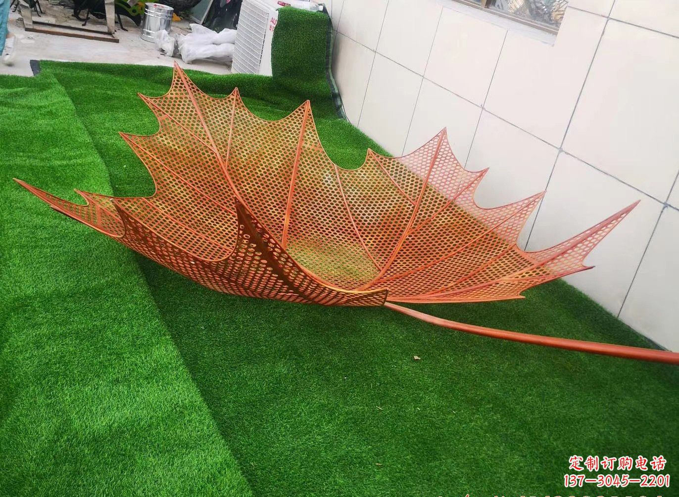 西安镂空树叶雕塑精彩细节点缀着精美自然风景