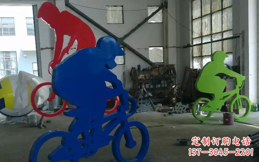西安不锈钢骑自行车的运动雕塑
