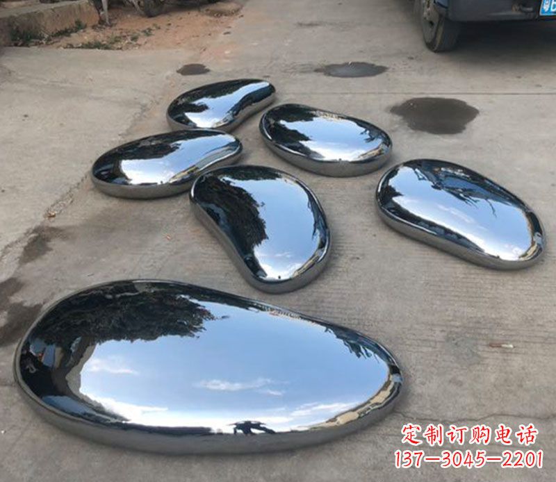 西安水滴雕塑——不锈钢的精美之作