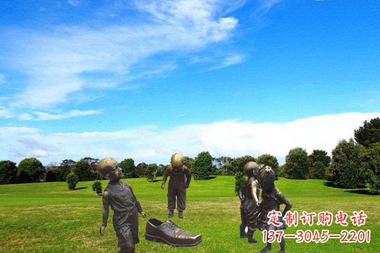 西安儿童雕塑借穿大鞋的儿童为灵感