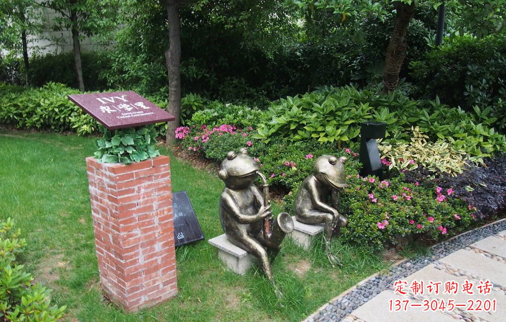 西安青蛙雕塑传承萨克斯文化的艺术精品