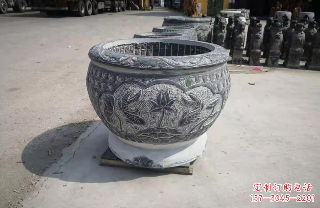西安仿古石水缸荷花鲤鱼石雕