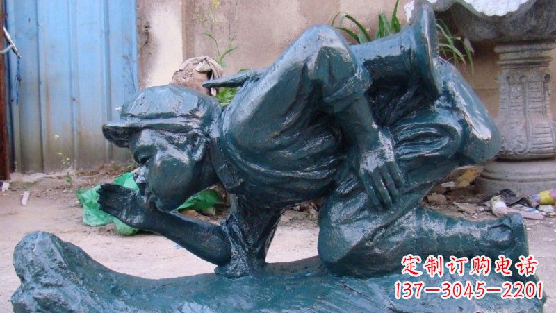 西安传统文化符号——小红军冲锋号雕塑