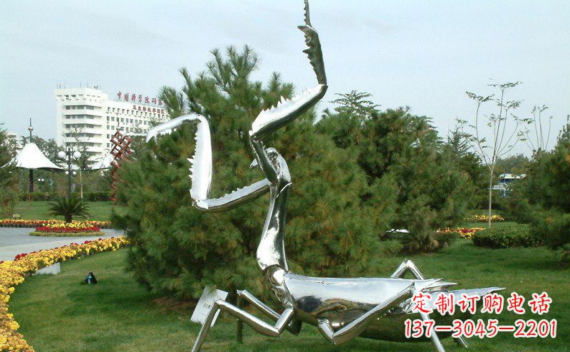 西安不锈钢雕刻螳螂摆件