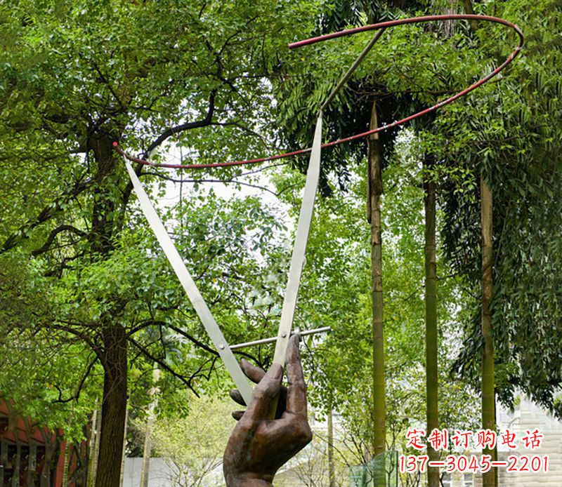 西安不锈钢圆规雕塑展示精致繁华