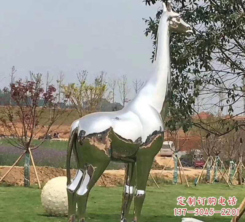 西安公园不锈钢长颈鹿雕塑
