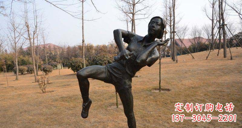 西安优雅美丽，练武女孩铜雕