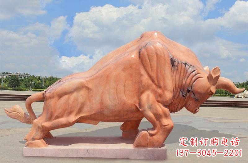 西安晚霞红拓荒牛石雕