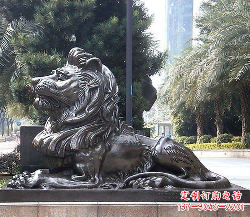 西安卧着的西洋狮看门狮子铜雕