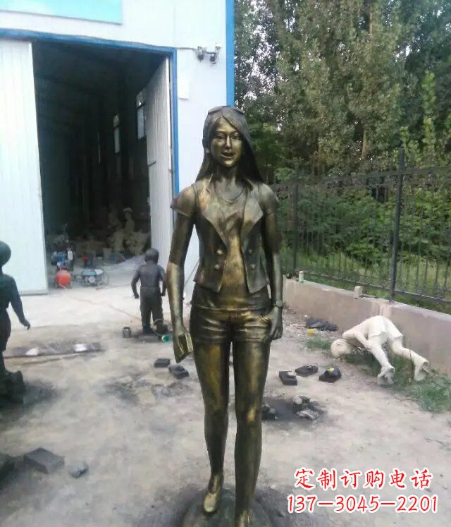 西安现代美女广场人物铜雕