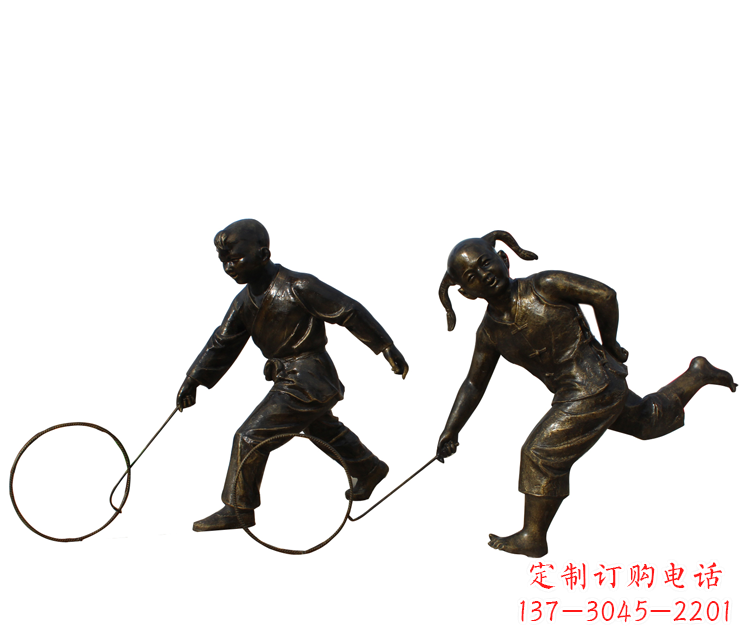 西安公园滚铁环的儿童铜雕